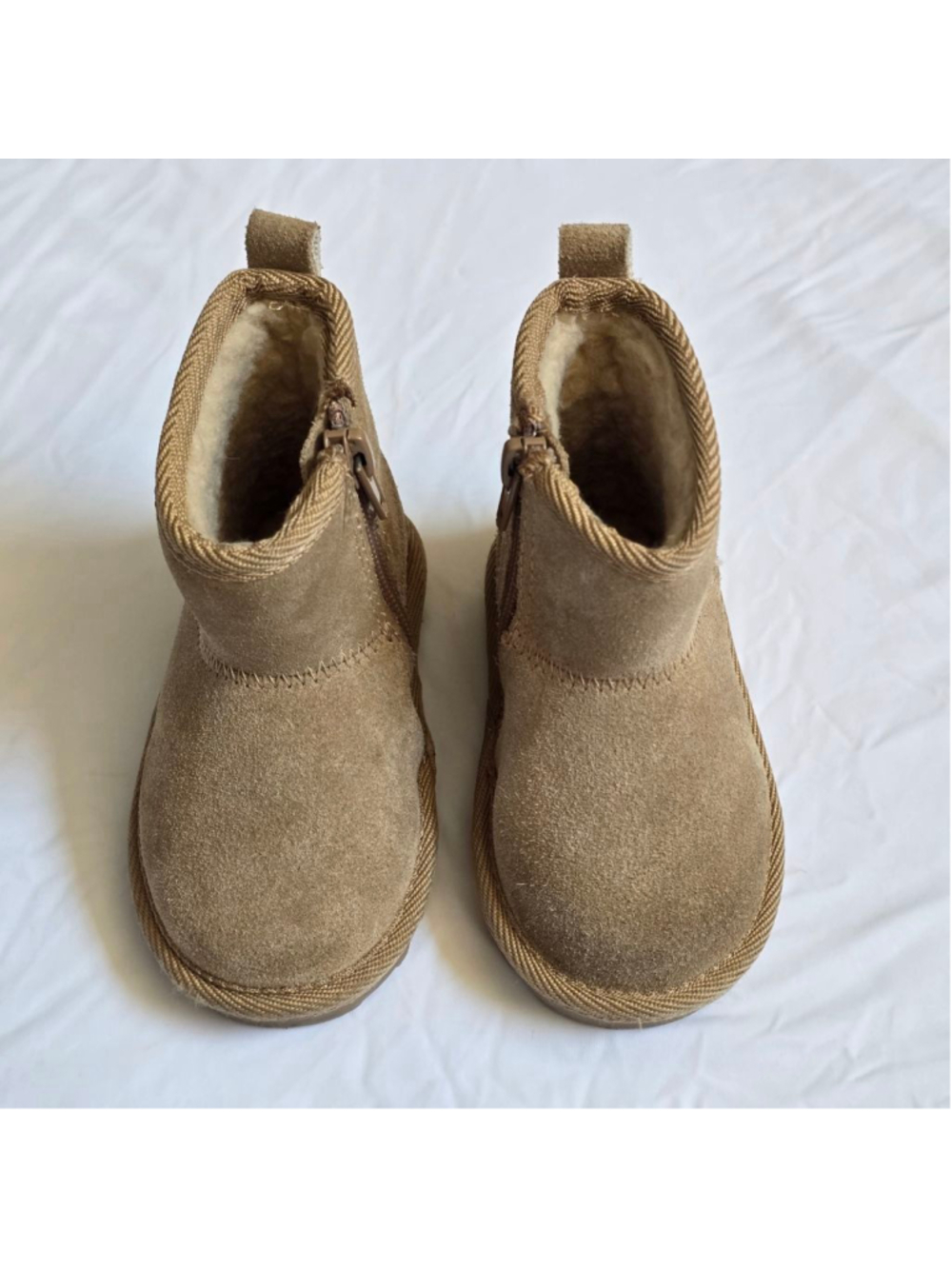 Baby BEARPAW Boots Size 4 Brown - Picture 2 of 6